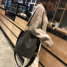 Load image into Gallery viewer, Bucket Bag