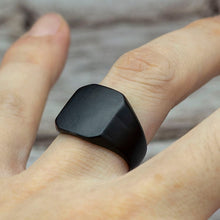 Load image into Gallery viewer, Black Pendant Ring
