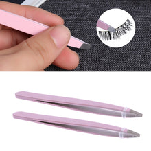 Load image into Gallery viewer, Slanted Eyebrow Tweezer
