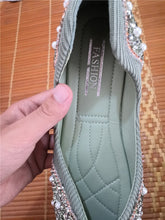 Load image into Gallery viewer, Bling Flats
