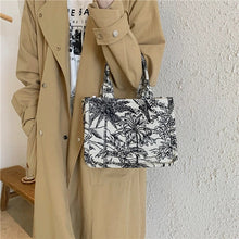 Load image into Gallery viewer, Floral Purse
