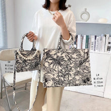 Load image into Gallery viewer, Floral Purse

