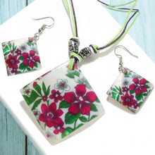 Load image into Gallery viewer, Enamel Shell Jewelry
